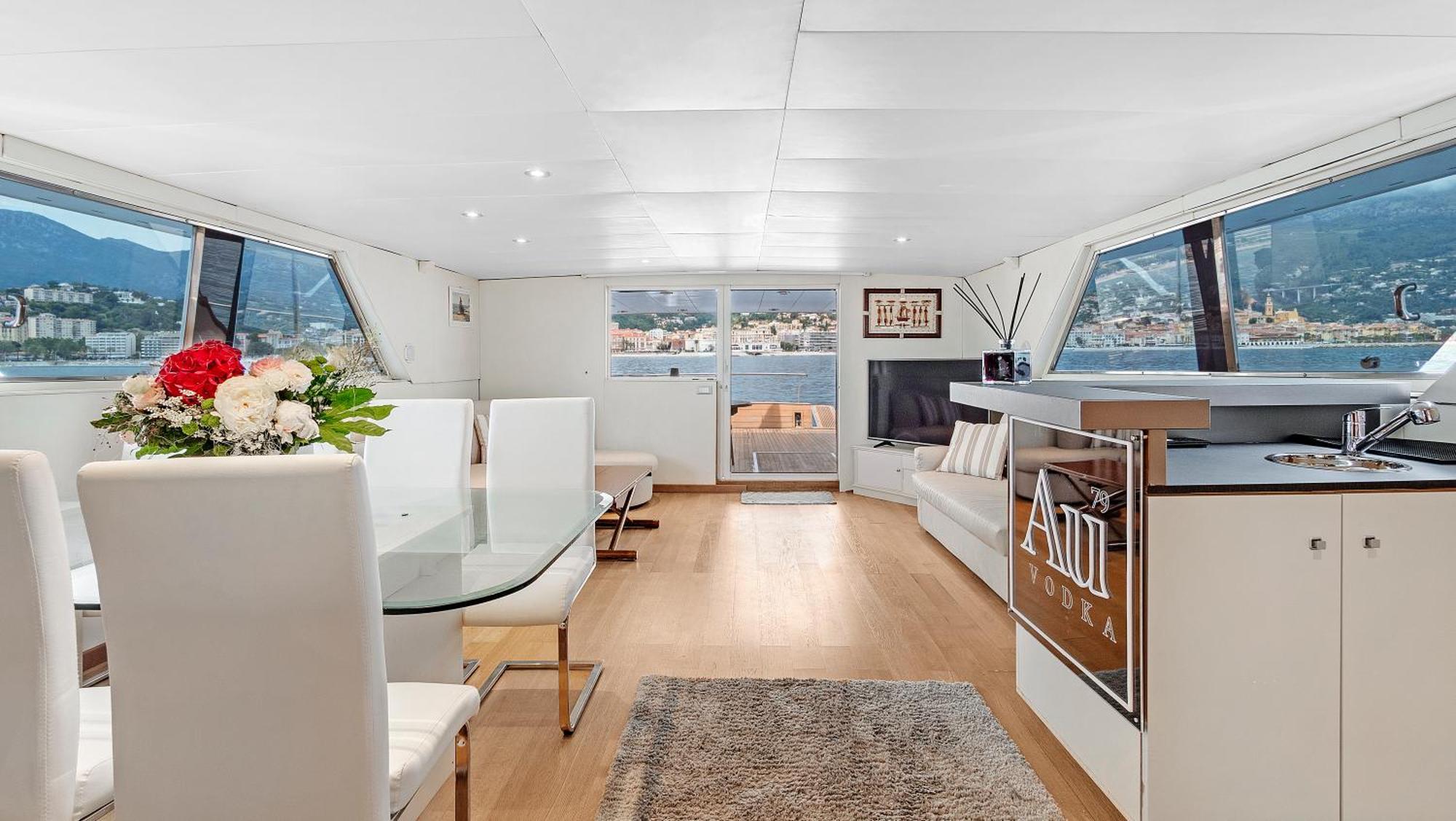 Botel Zaffiro Yacht - Festival De La Plaisance 2024 Cannes
